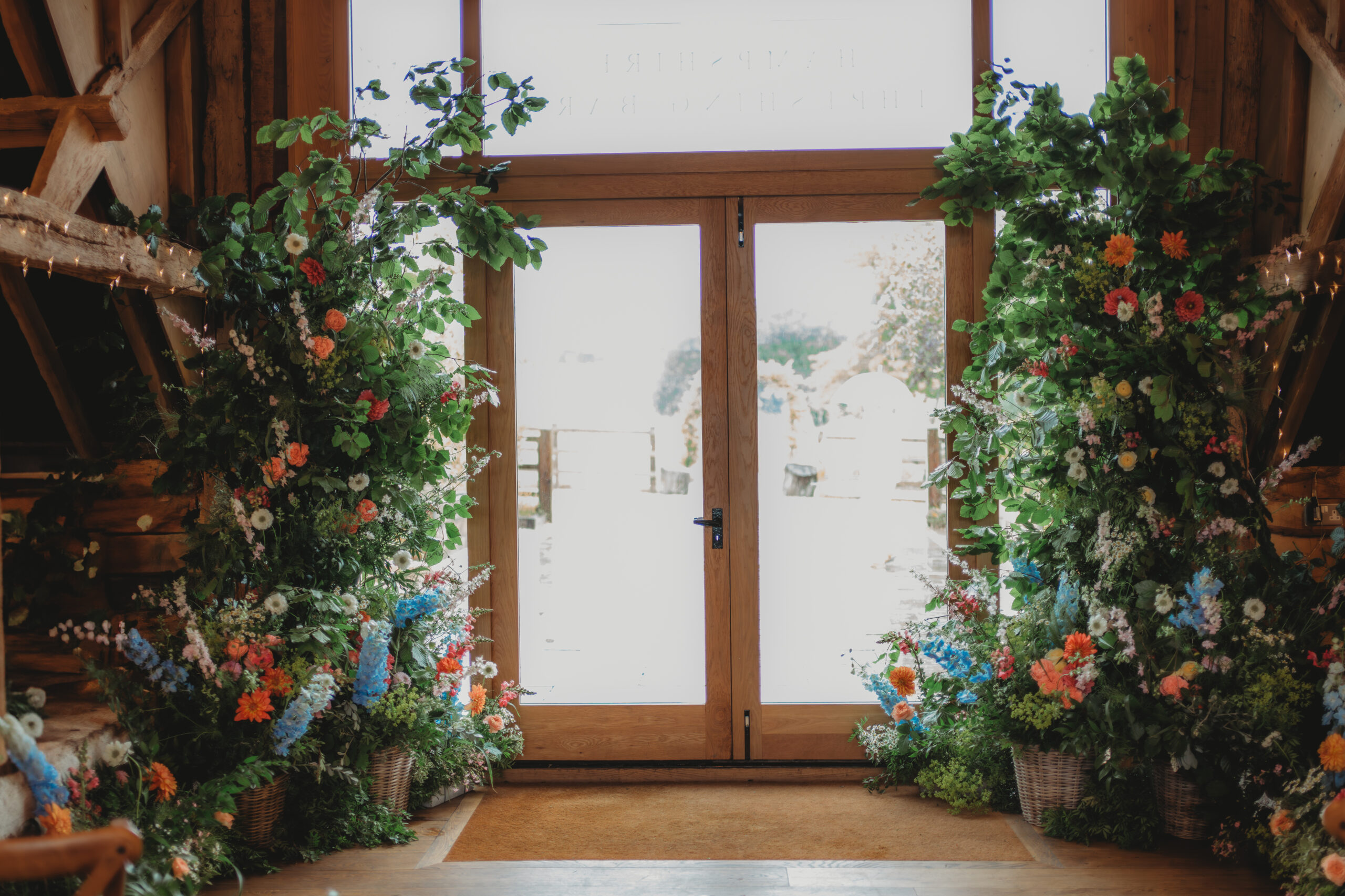 Laura & Steve’s Cool Luxe Summer Wedding at Silchester Farm